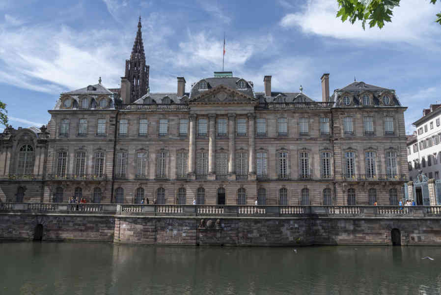 Francia - Alsacia 034 - Estrasburgo - palacio Rohan.jpg